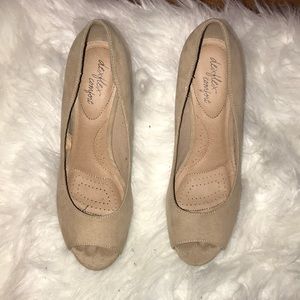 Tan wedges